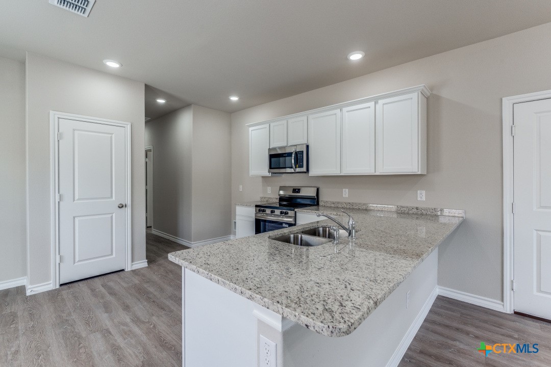 228 W Martindale