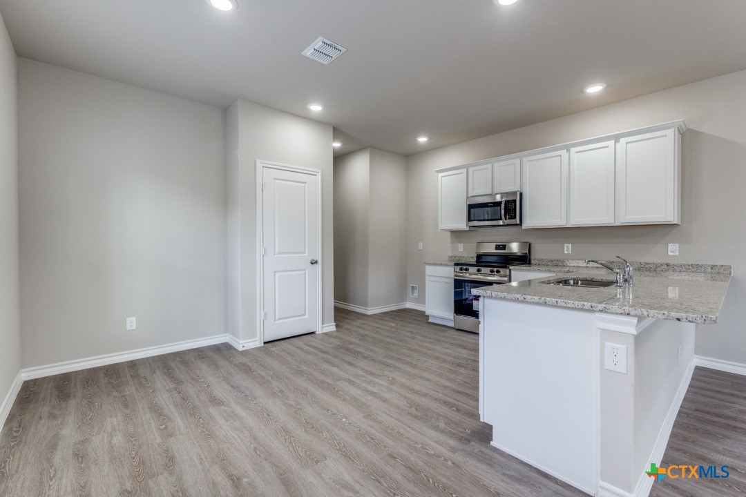 228 W Martindale
