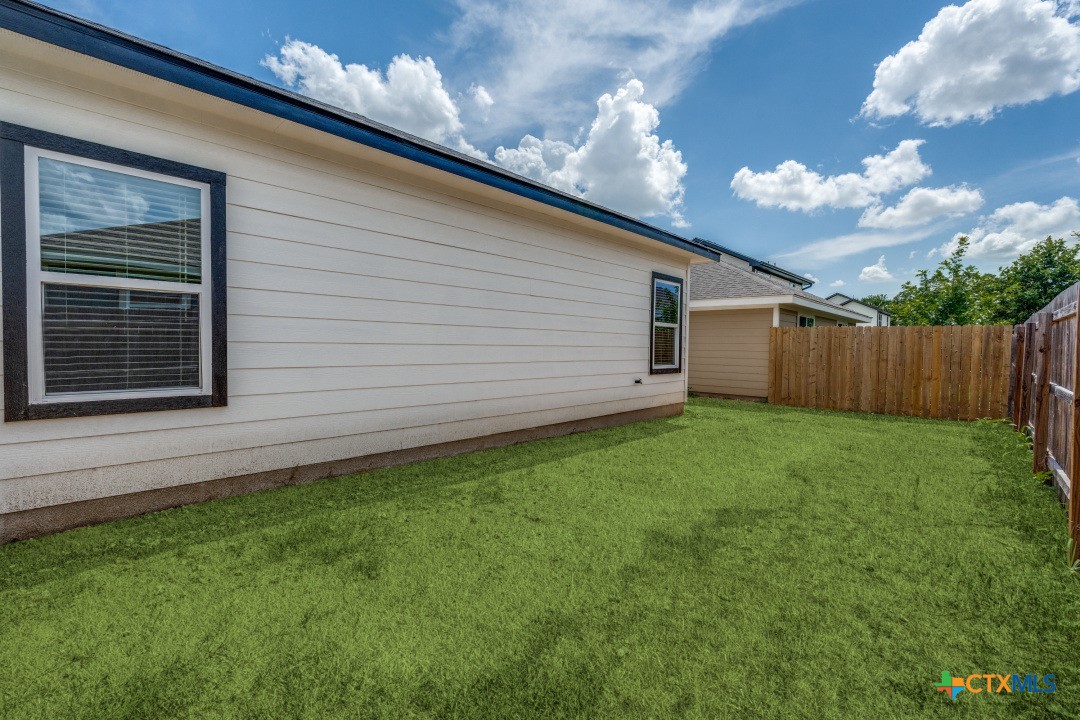 228 W Martindale