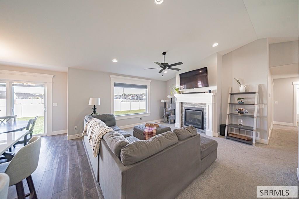 3816 N Catalina Avenue