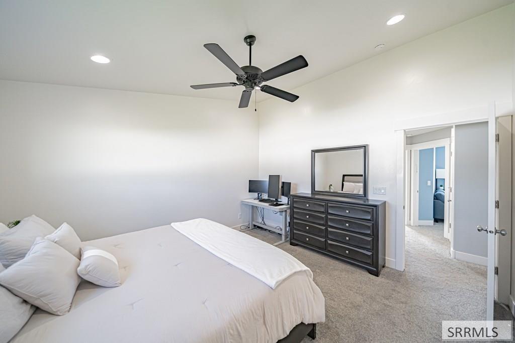 3816 N Catalina Avenue