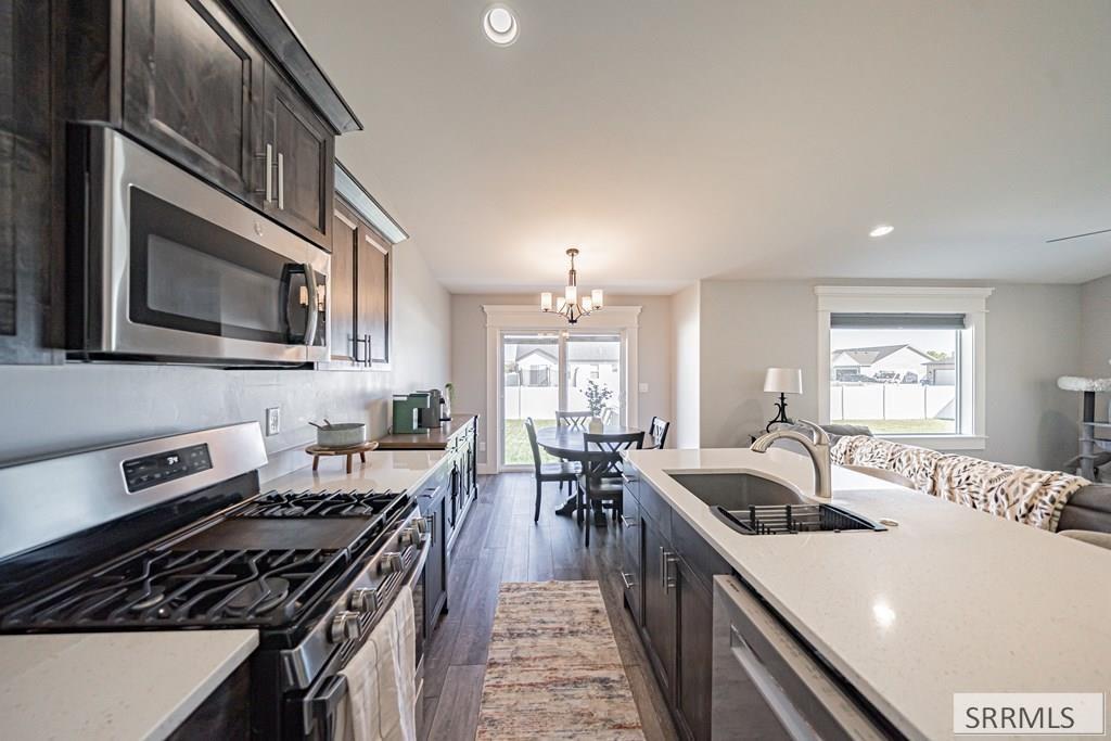 3816 N Catalina Avenue