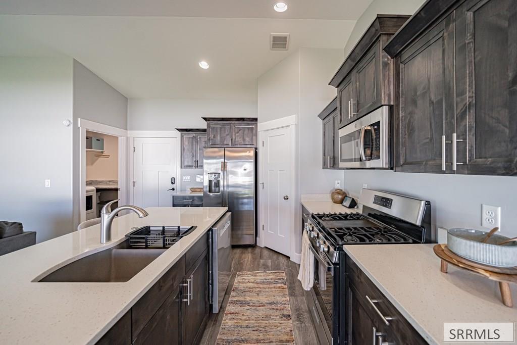 3816 N Catalina Avenue