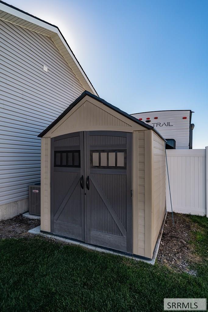 3816 N Catalina Avenue