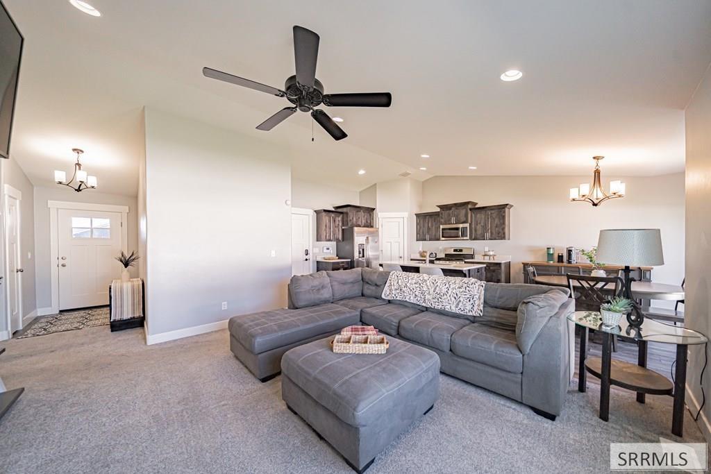 3816 N Catalina Avenue