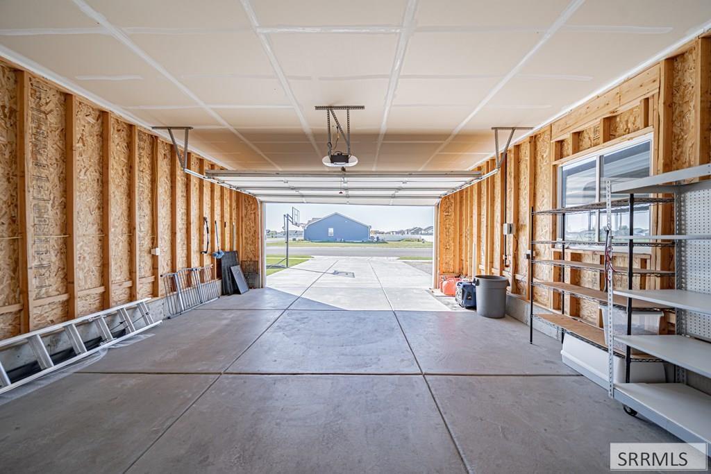 3816 N Catalina Avenue