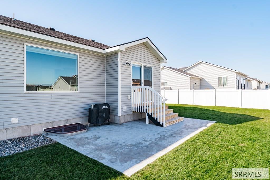 3816 N Catalina Avenue