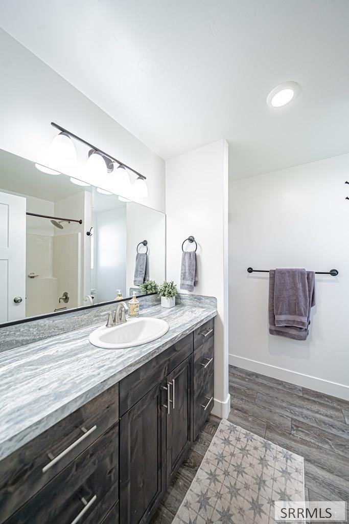 3816 N Catalina Avenue