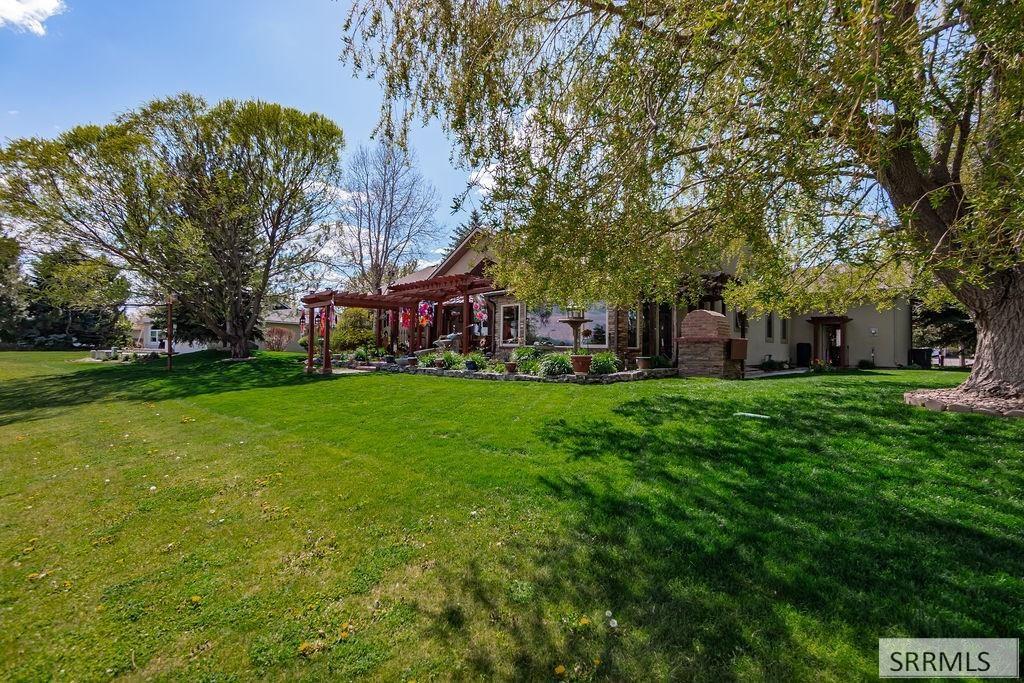 5640 Gleneagles Drive