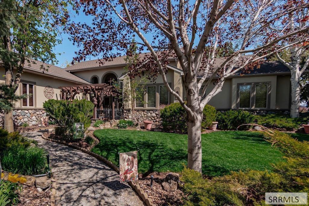 5640 Gleneagles Drive