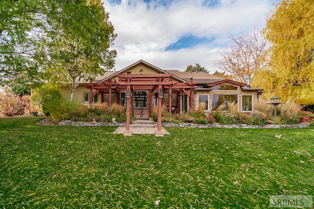 5640 Gleneagles Drive