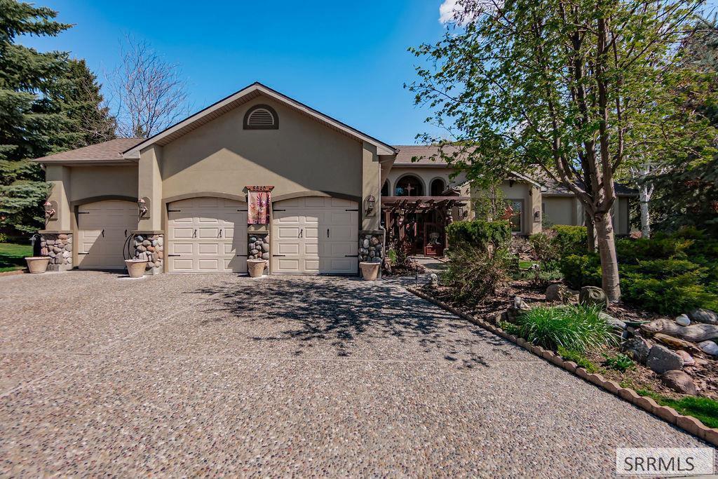 5640 Gleneagles Drive
