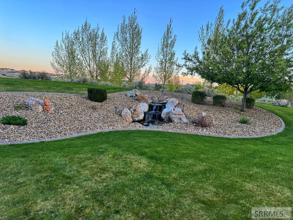 5664 E Sagewood Drive