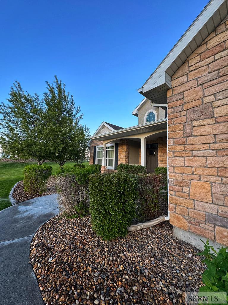 5664 E Sagewood Drive