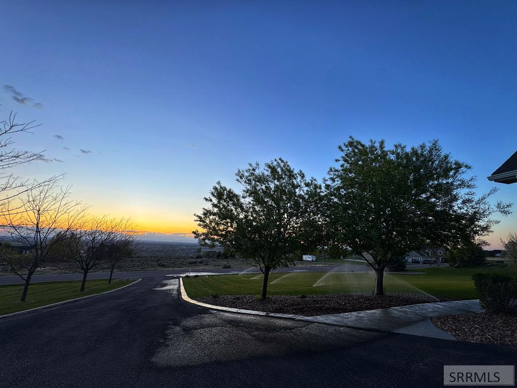 5664 E Sagewood Drive