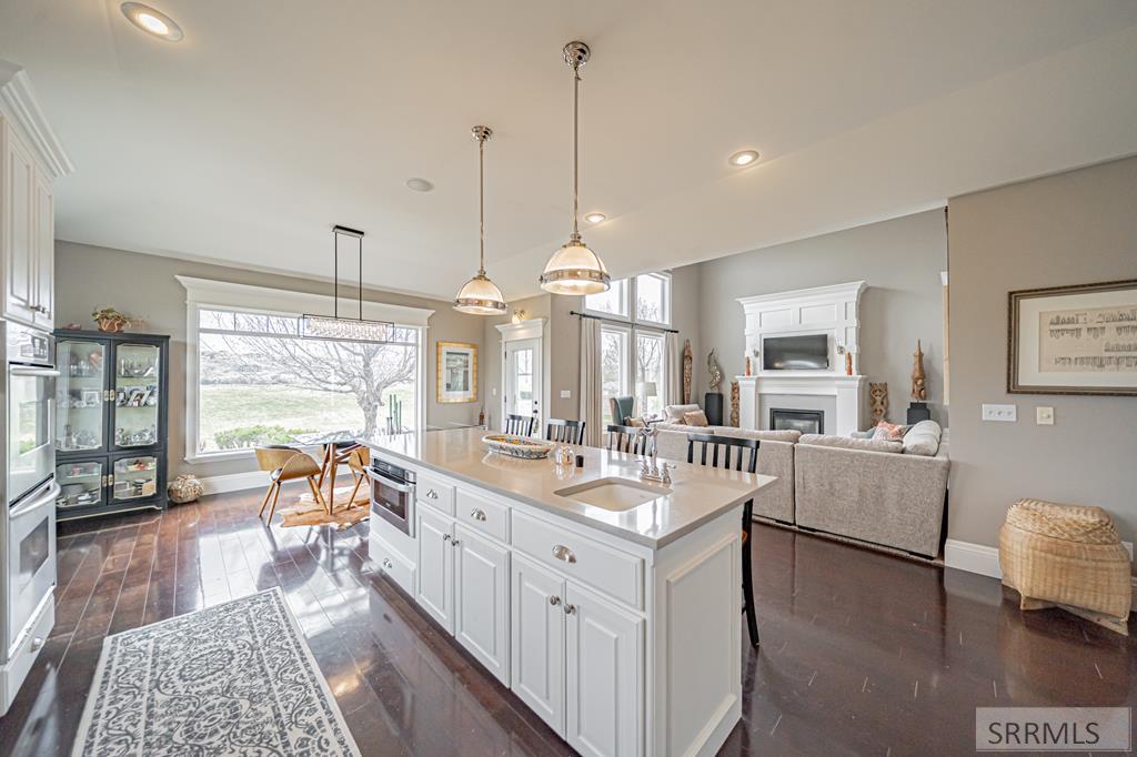 5664 E Sagewood Drive