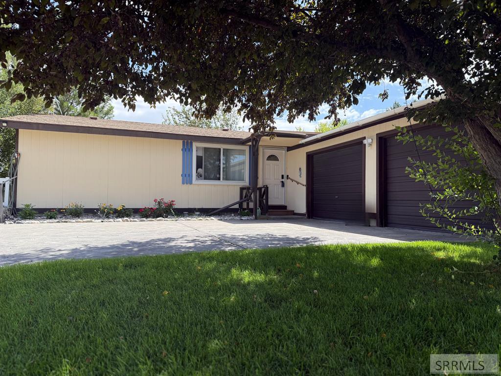 1076 Singletree Circle