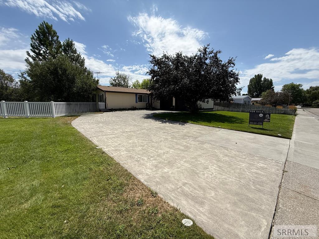 1076 Singletree Circle