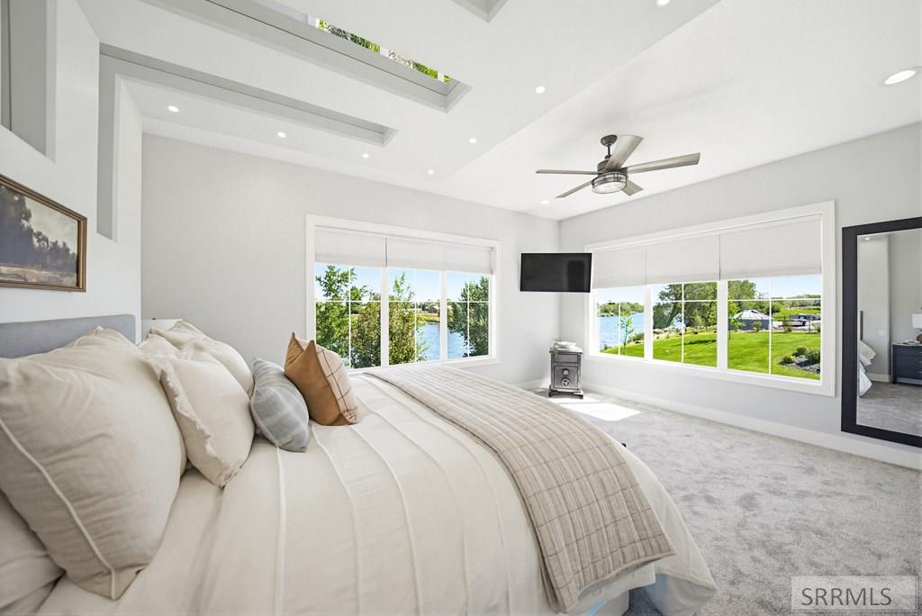 Main floor master suite with jetted tub and walk-in shower, riverfront estate Idaho