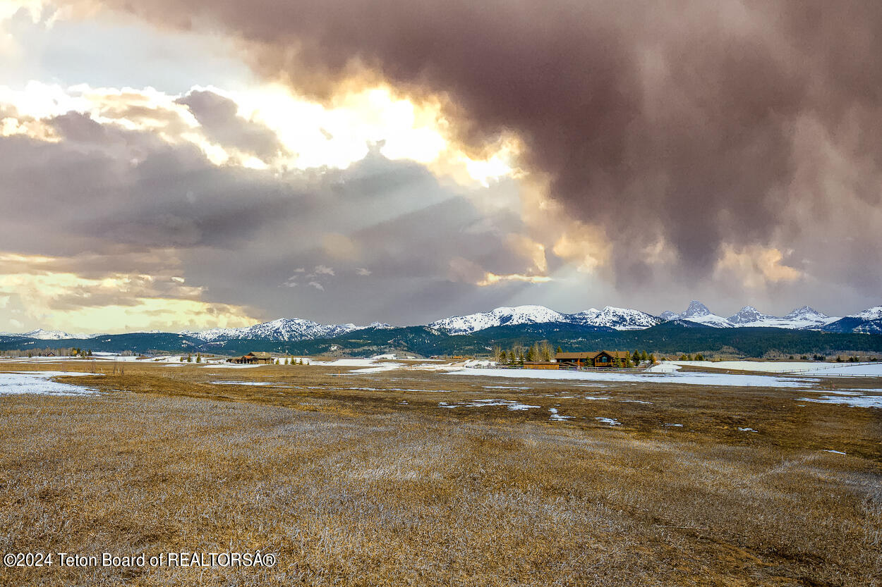 4581 SURPRISE VALLEY Road