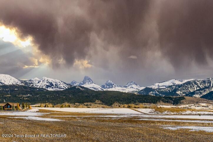 4581 SURPRISE VALLEY Road