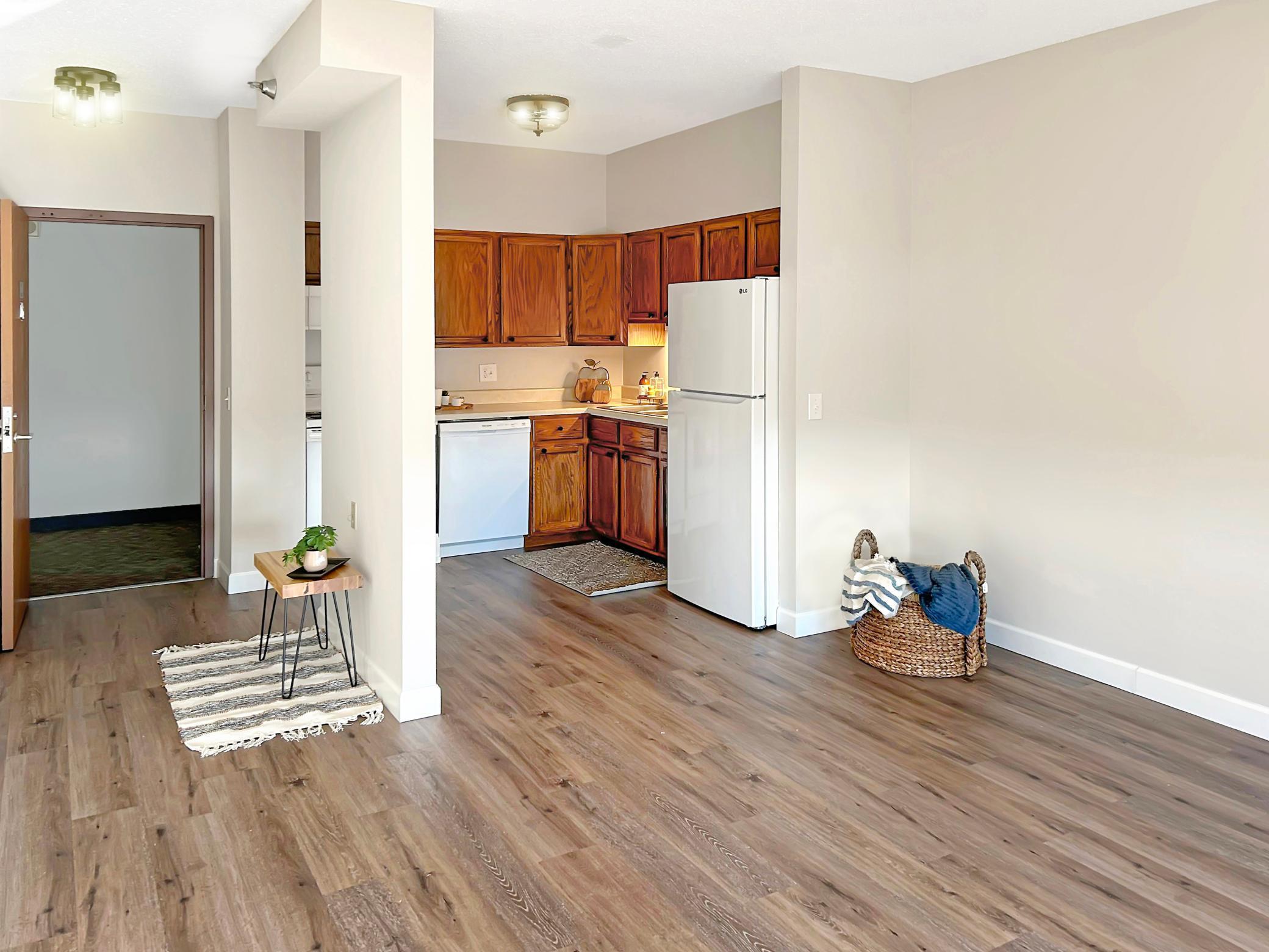 7600 Golden Valley Road Unit: 604
