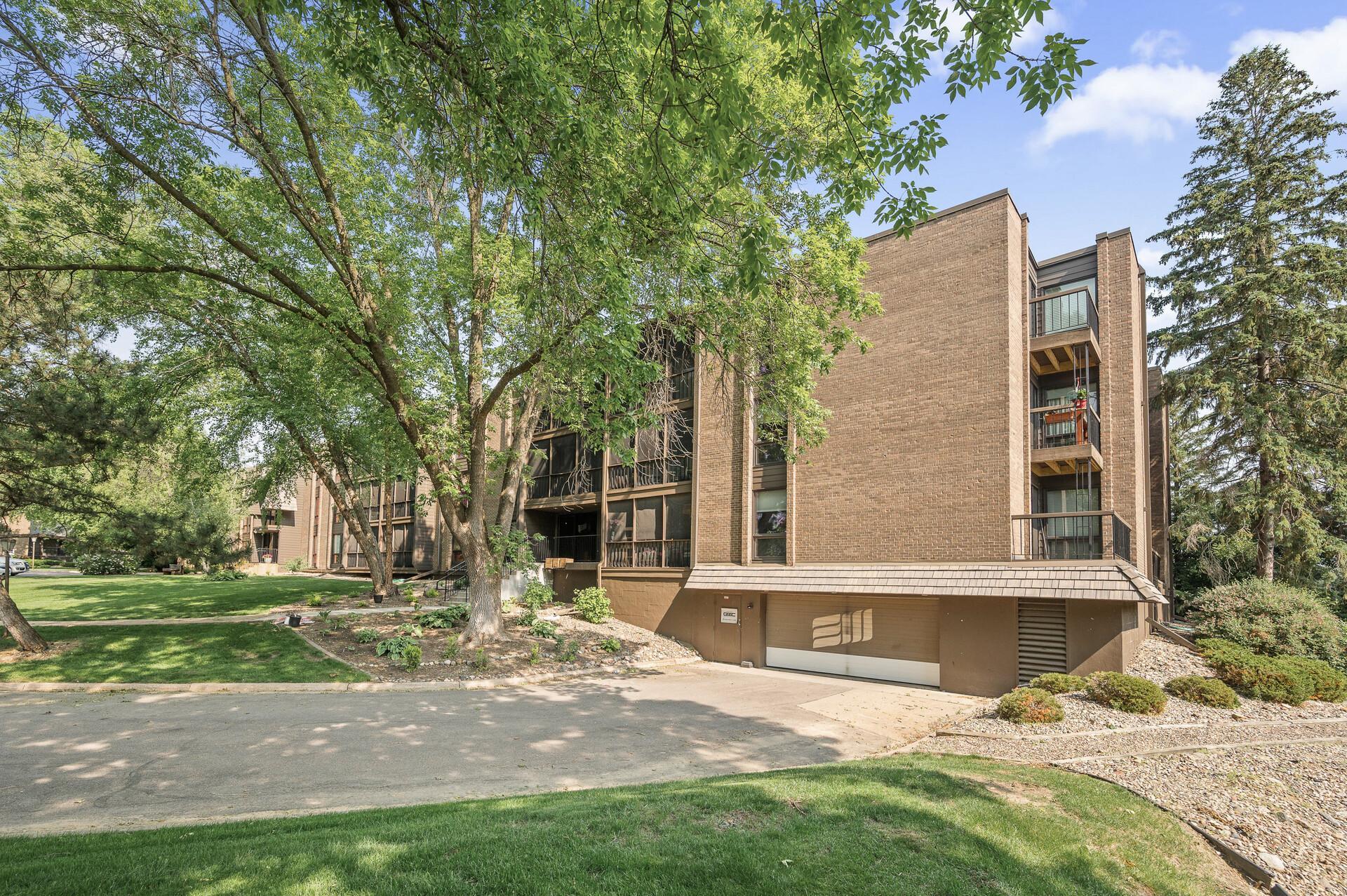 6085 Lincoln Drive Unit: 223