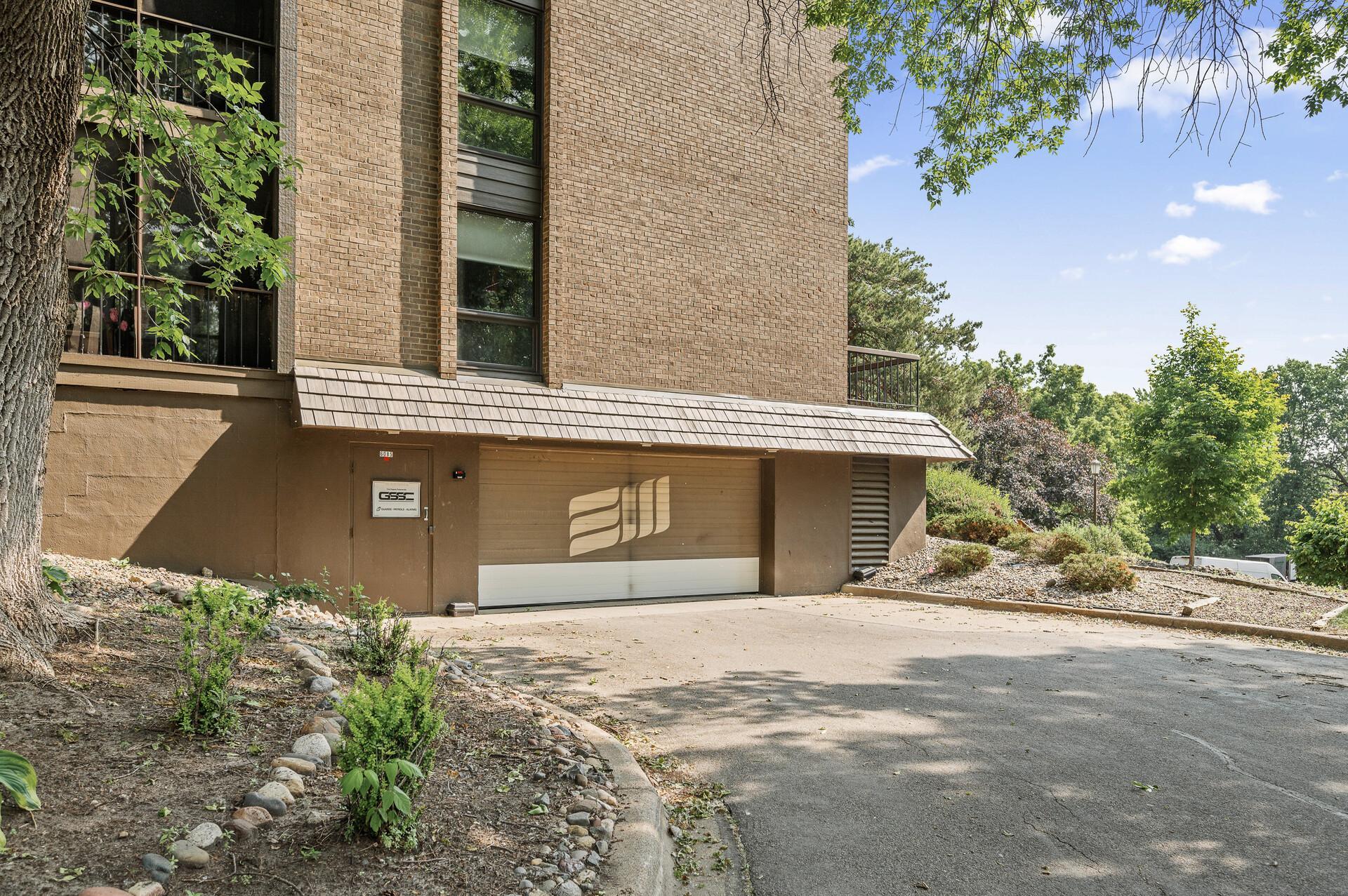 6085 Lincoln Drive Unit: 223