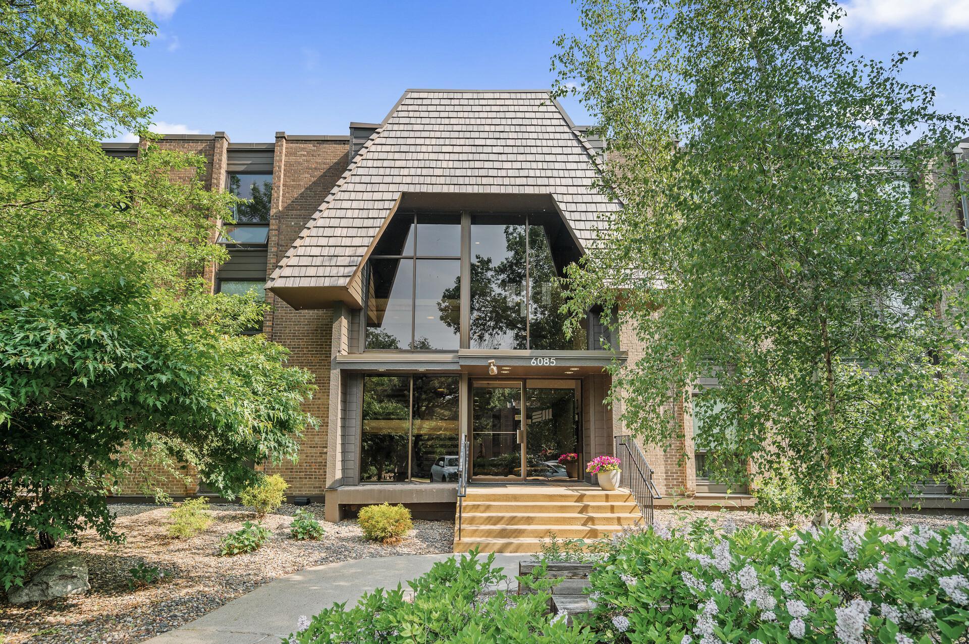 6085 Lincoln Drive Unit: 223