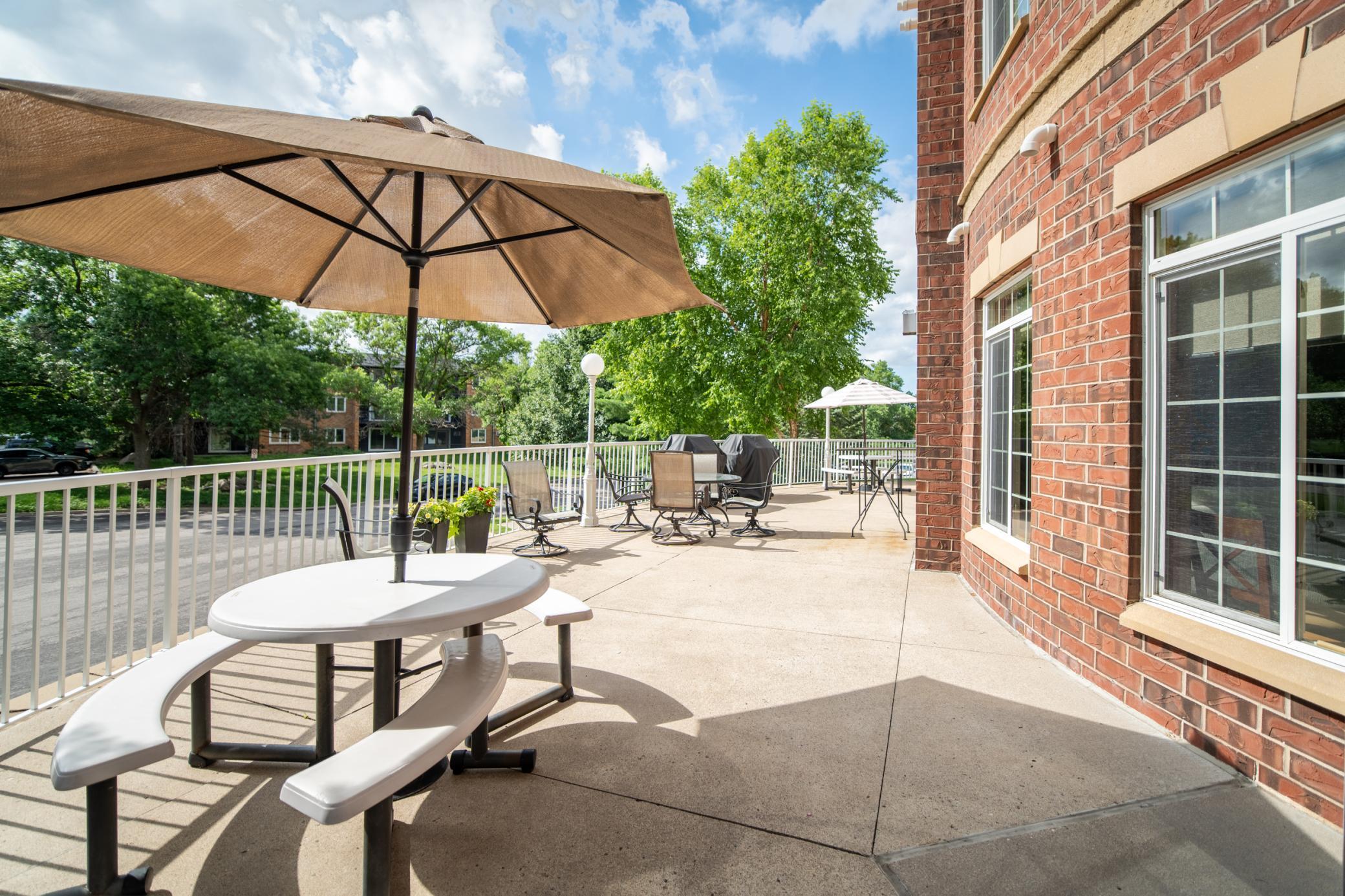 8200 W 33rd Street Unit: 208