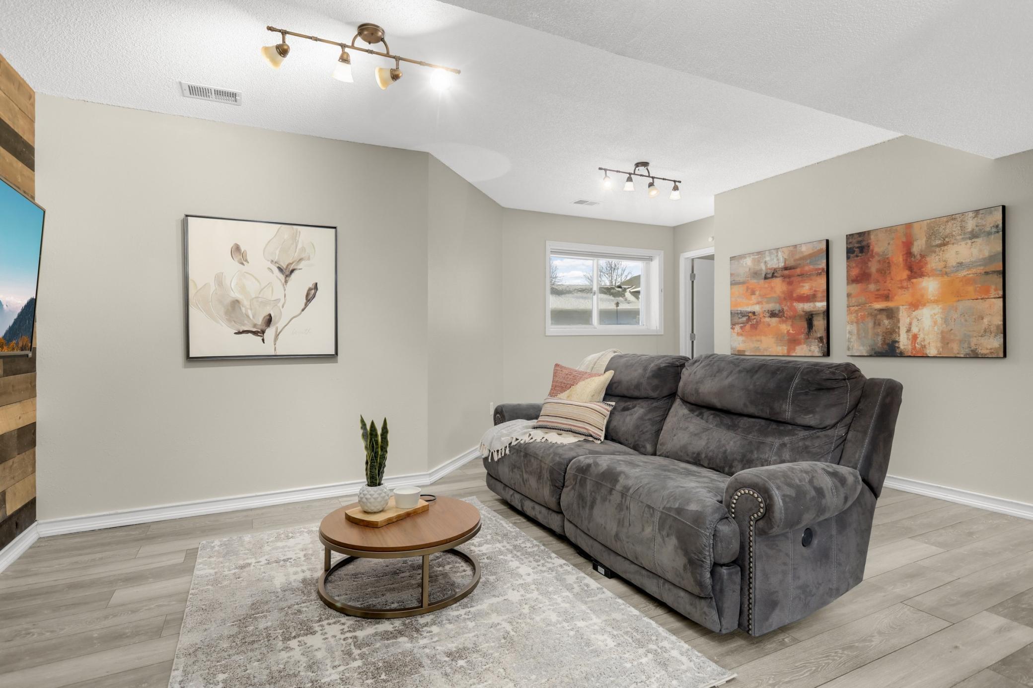 10362 Bluebird Street NW