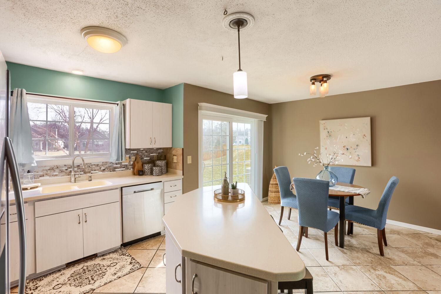 4240 Merrimac Lane N Unit: 37