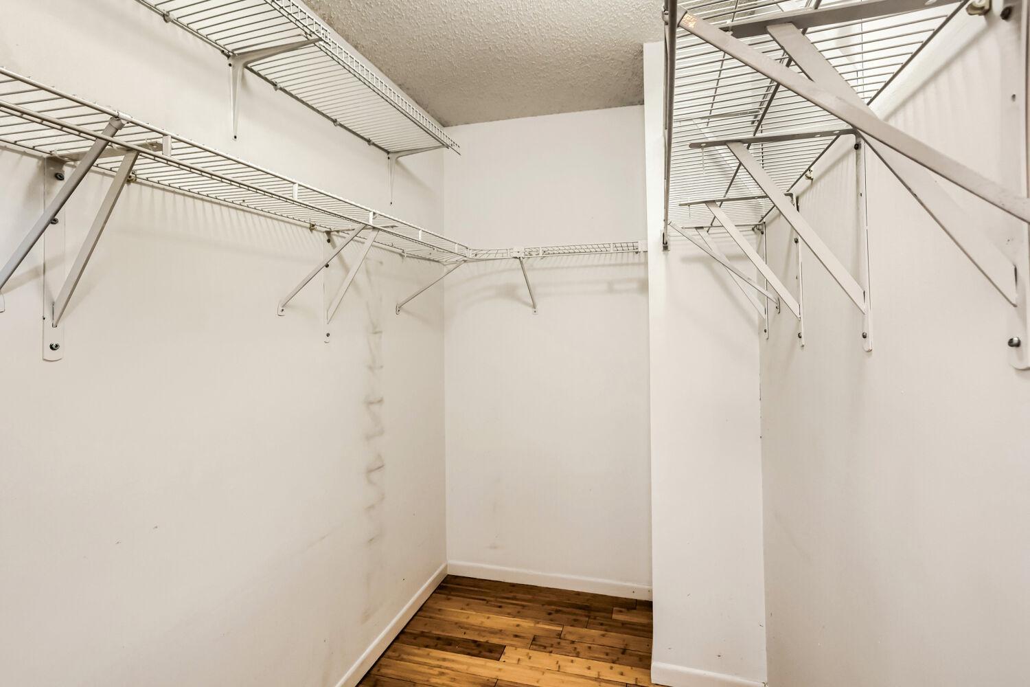 4240 Merrimac Lane N Unit: 37