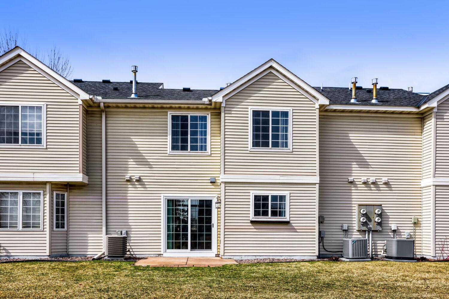 4240 Merrimac Lane N Unit: 37