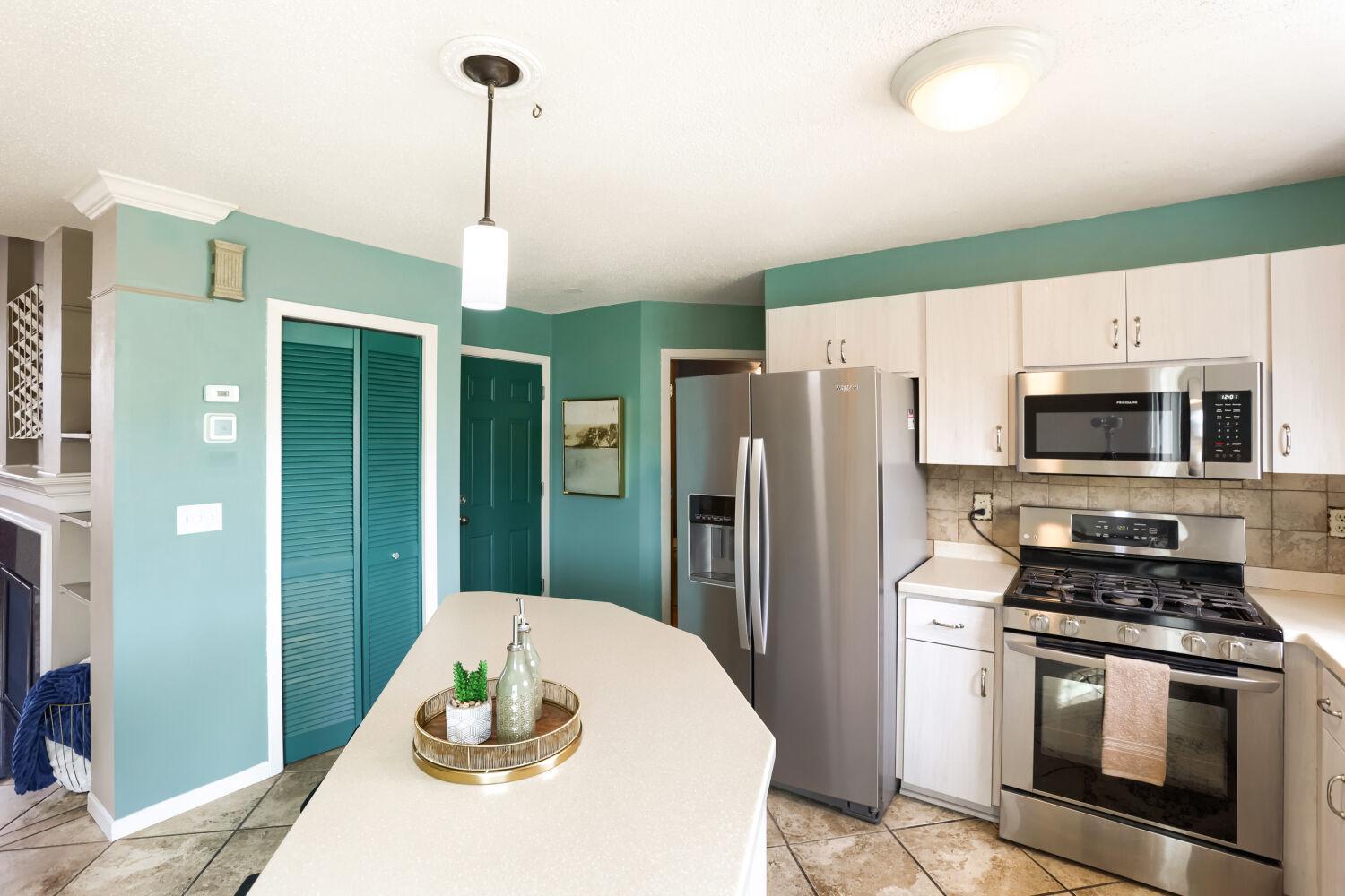 4240 Merrimac Lane N Unit: 37