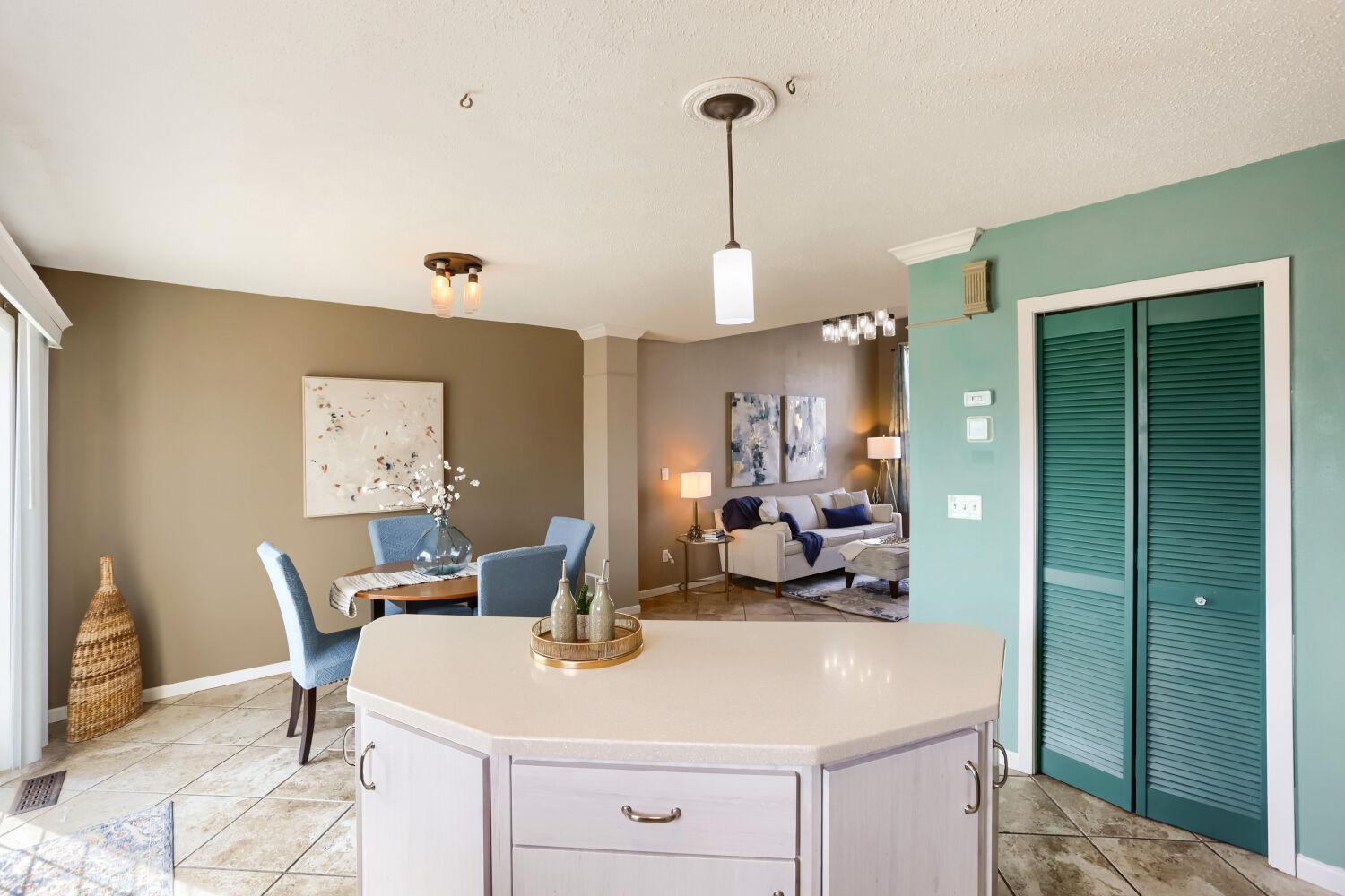 4240 Merrimac Lane N Unit: 37