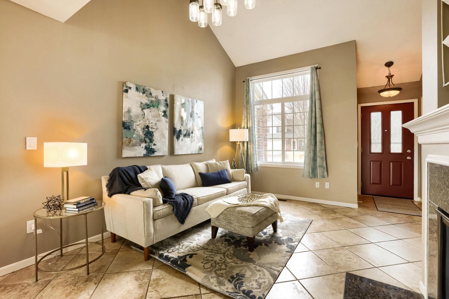 4240 Merrimac Lane N Unit: 37