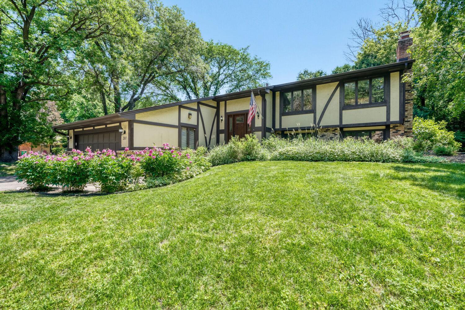 311 E 135th Street