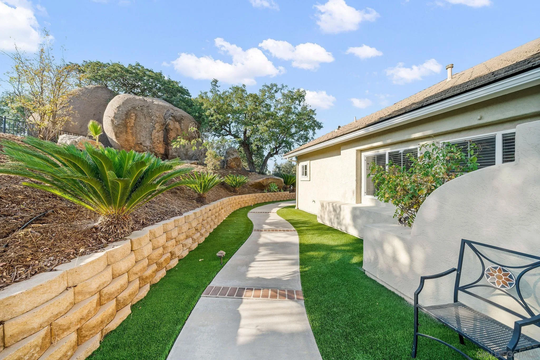 2625-27 Rancho Sierra