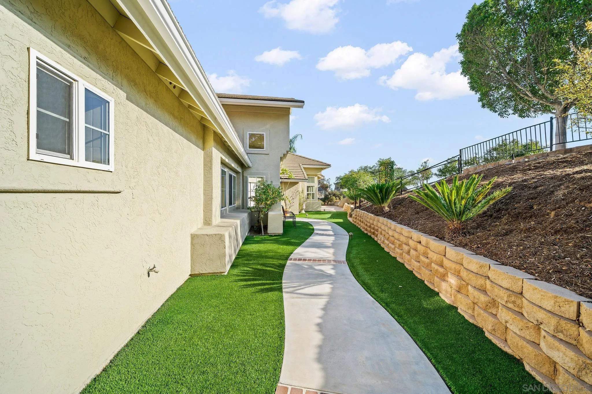 2625-27 Rancho Sierra