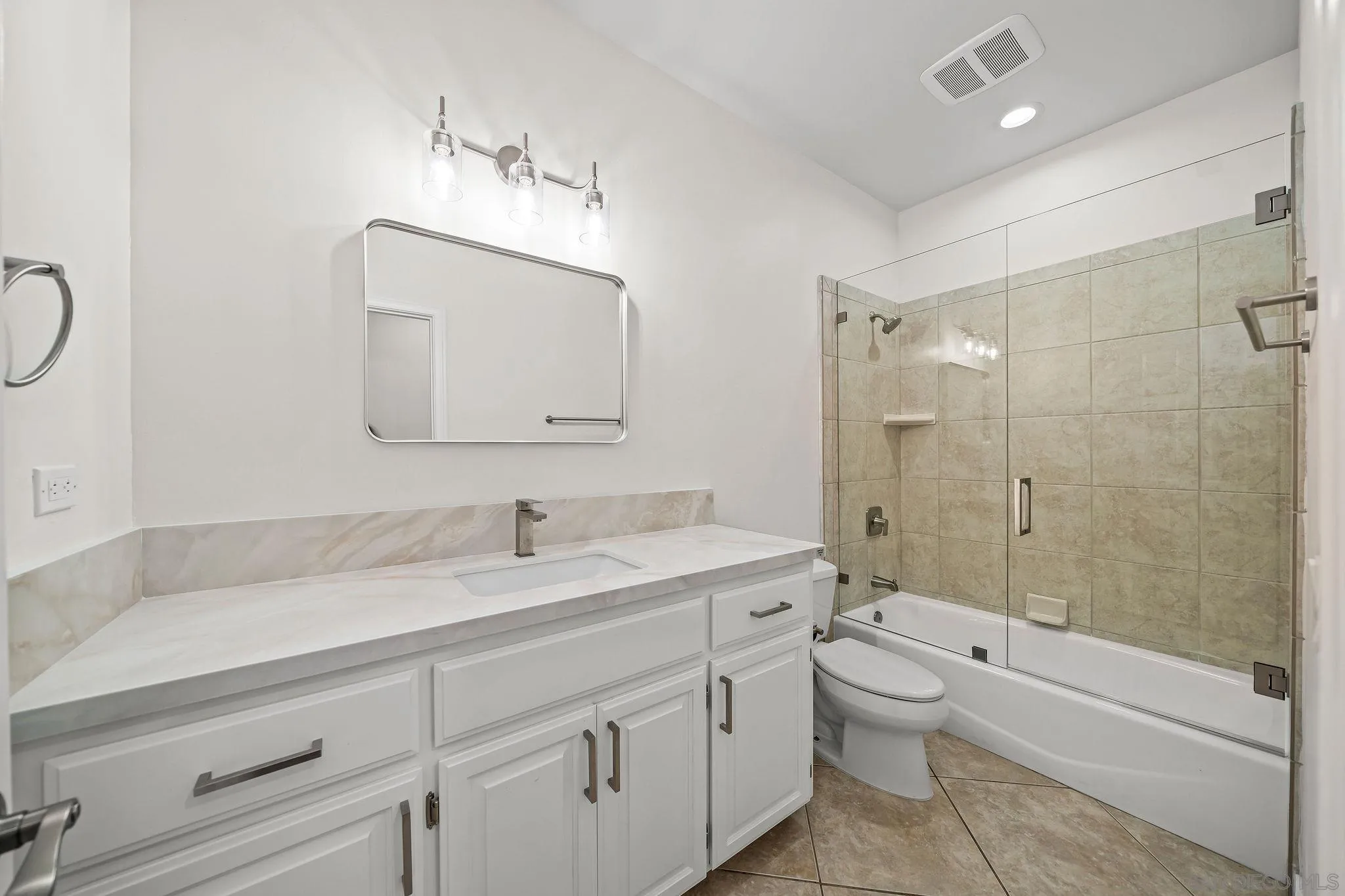 2625-27 Rancho Sierra