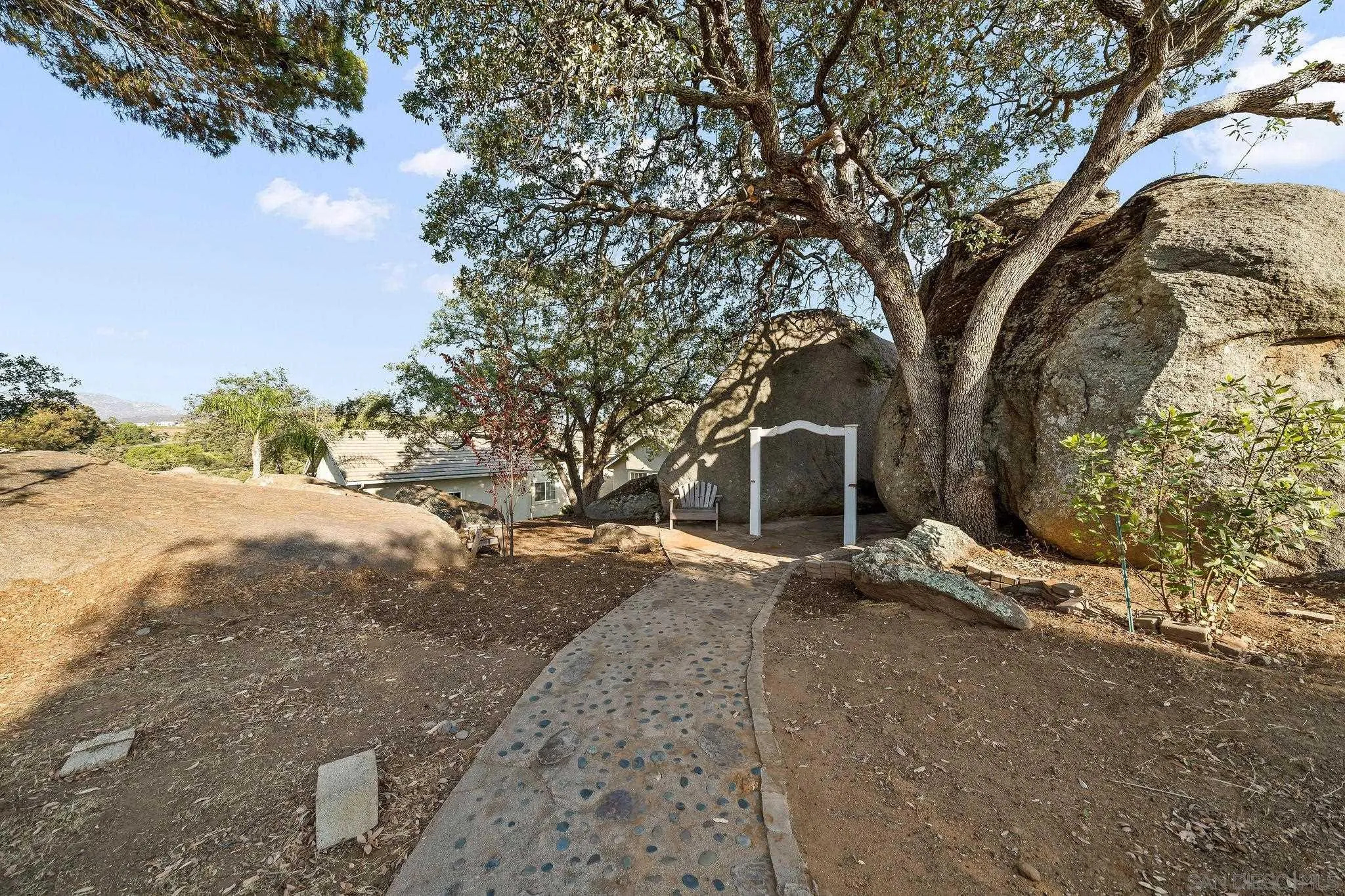2625-27 Rancho Sierra