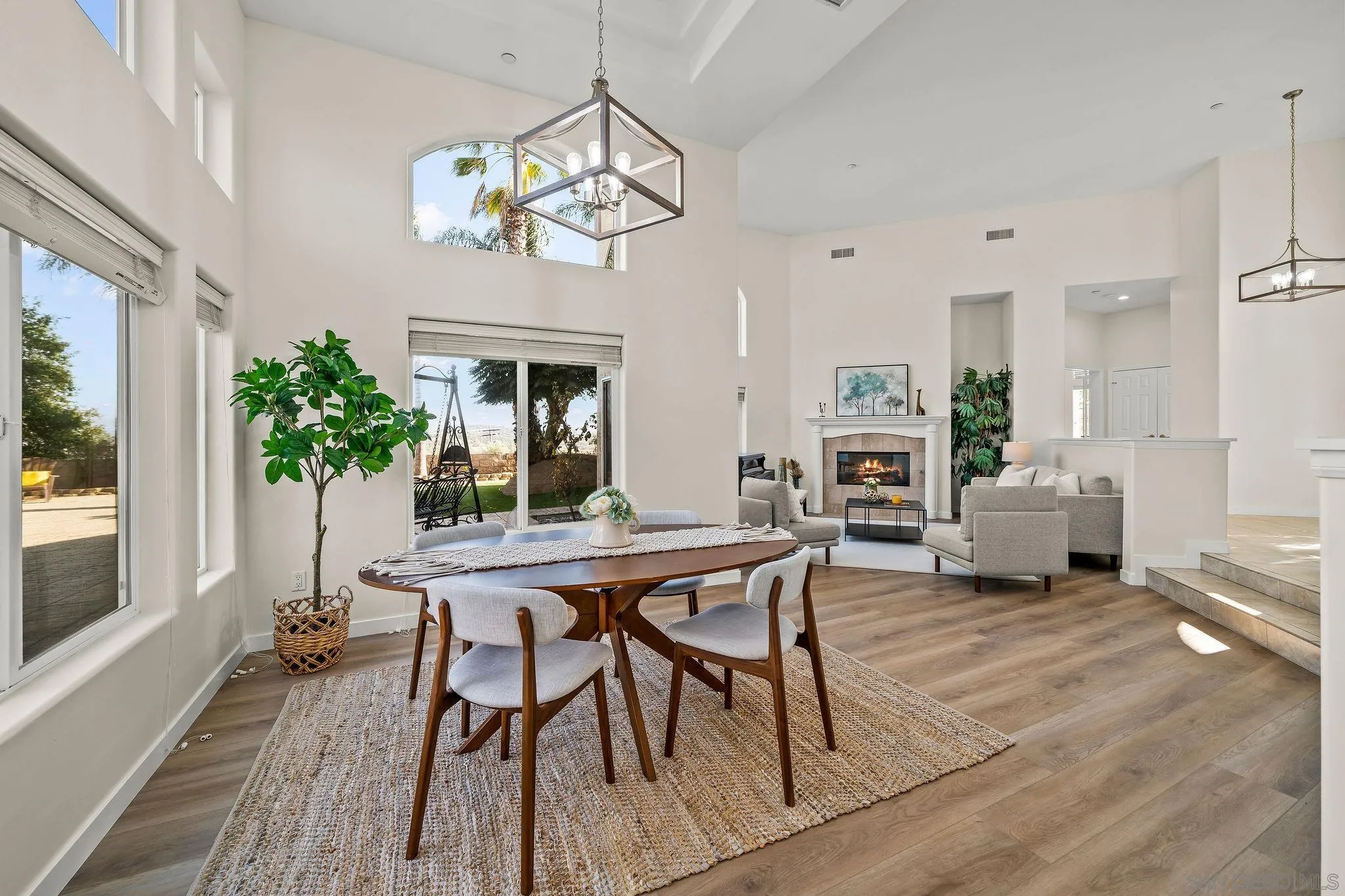 2625-27 Rancho Sierra