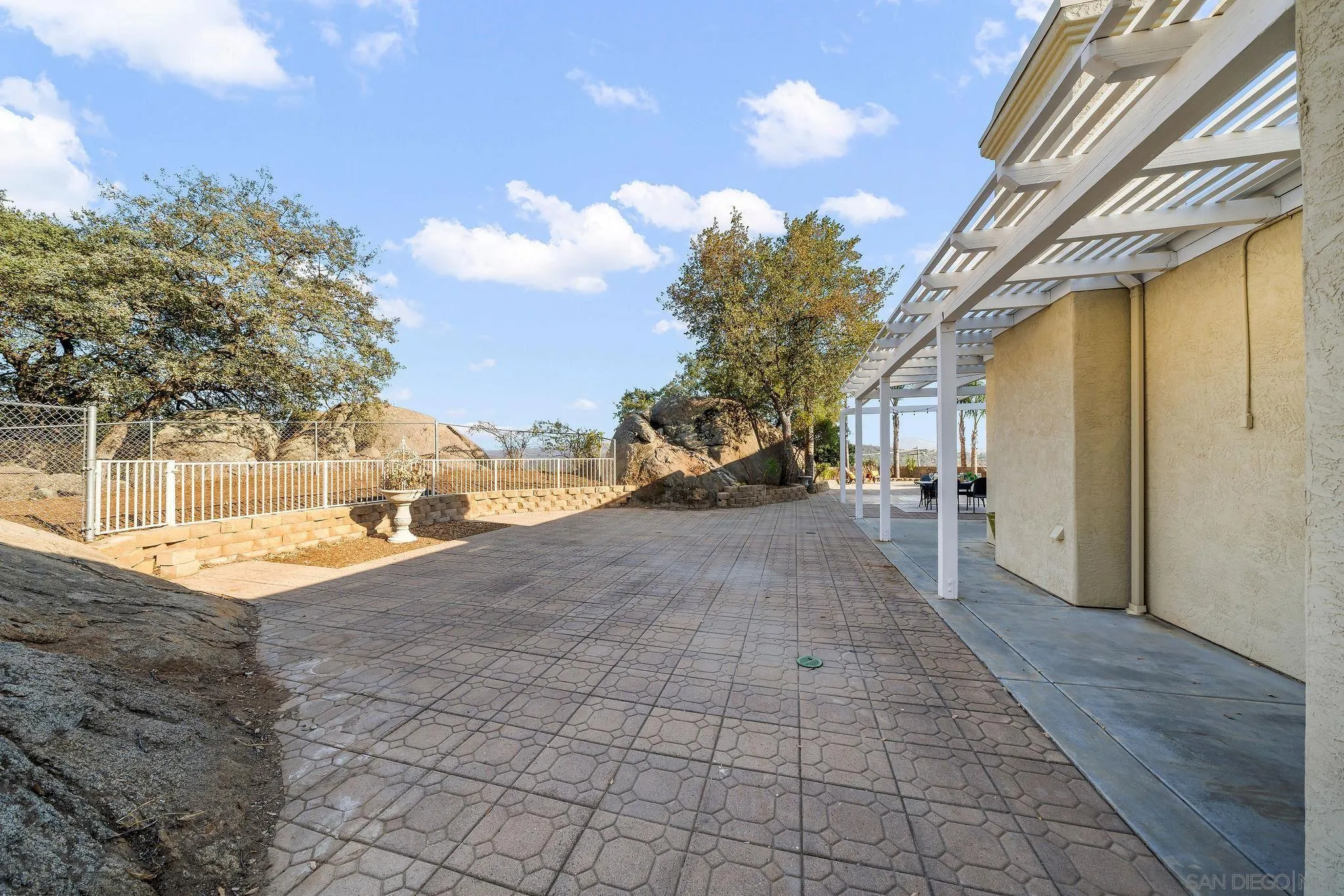 2625-27 Rancho Sierra
