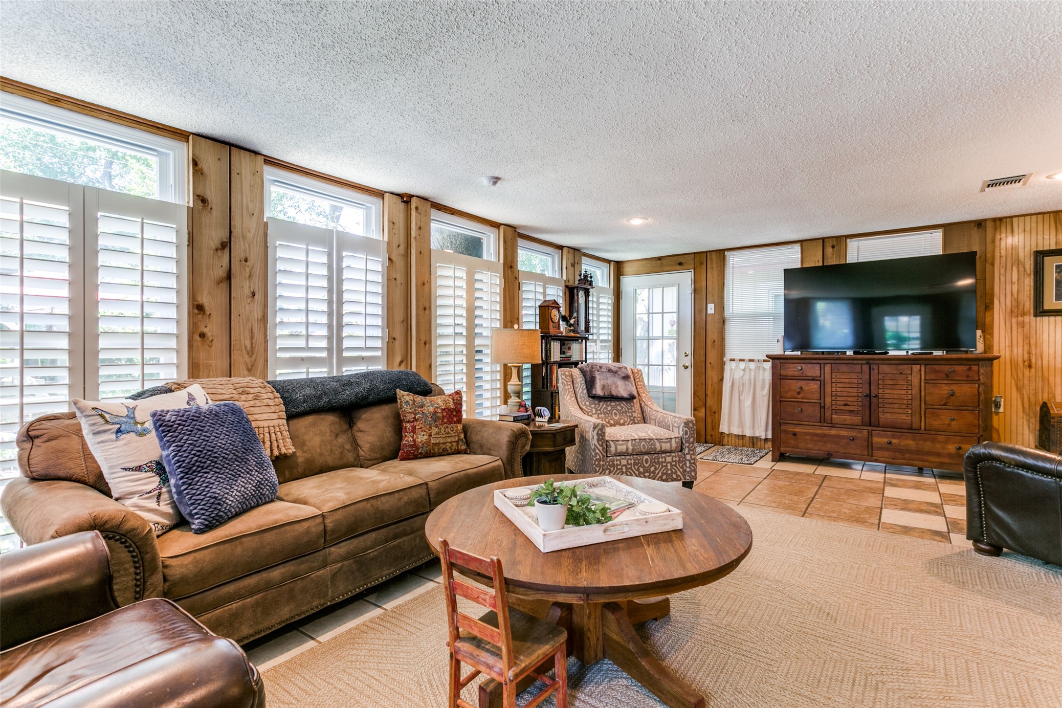 637 Post Oak Drive