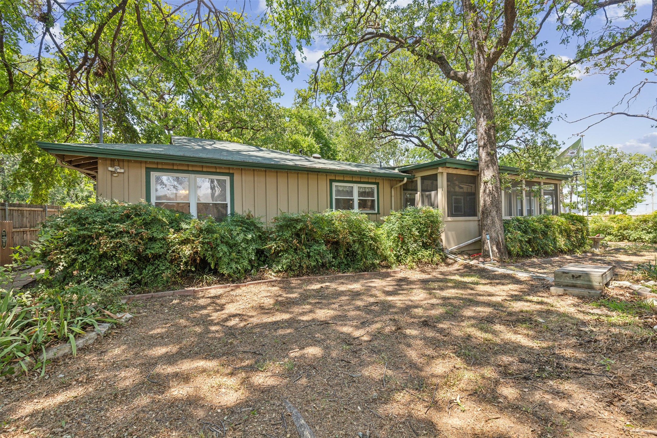 824 W Bedford Euless Road W