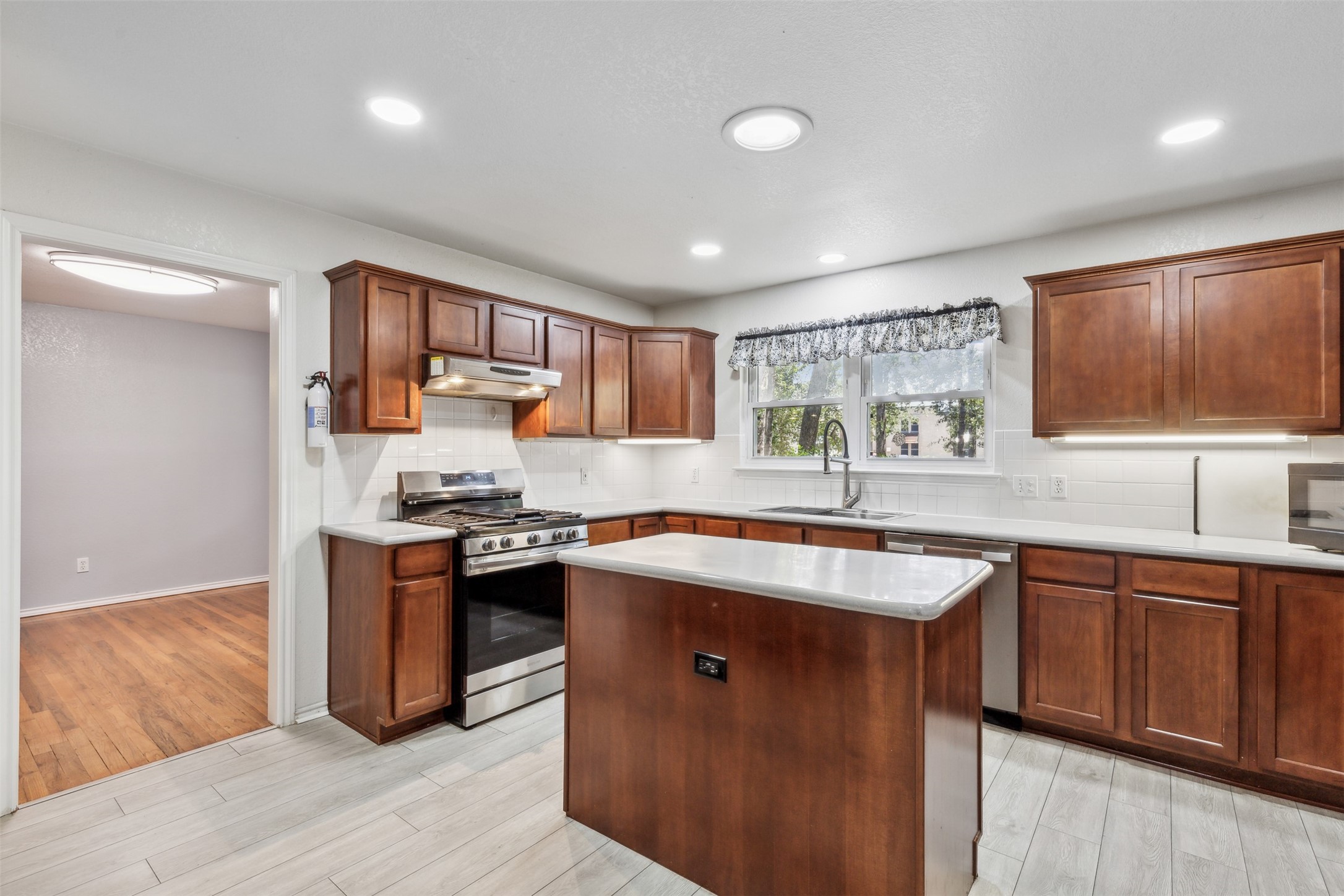 824 W Bedford Euless Road W