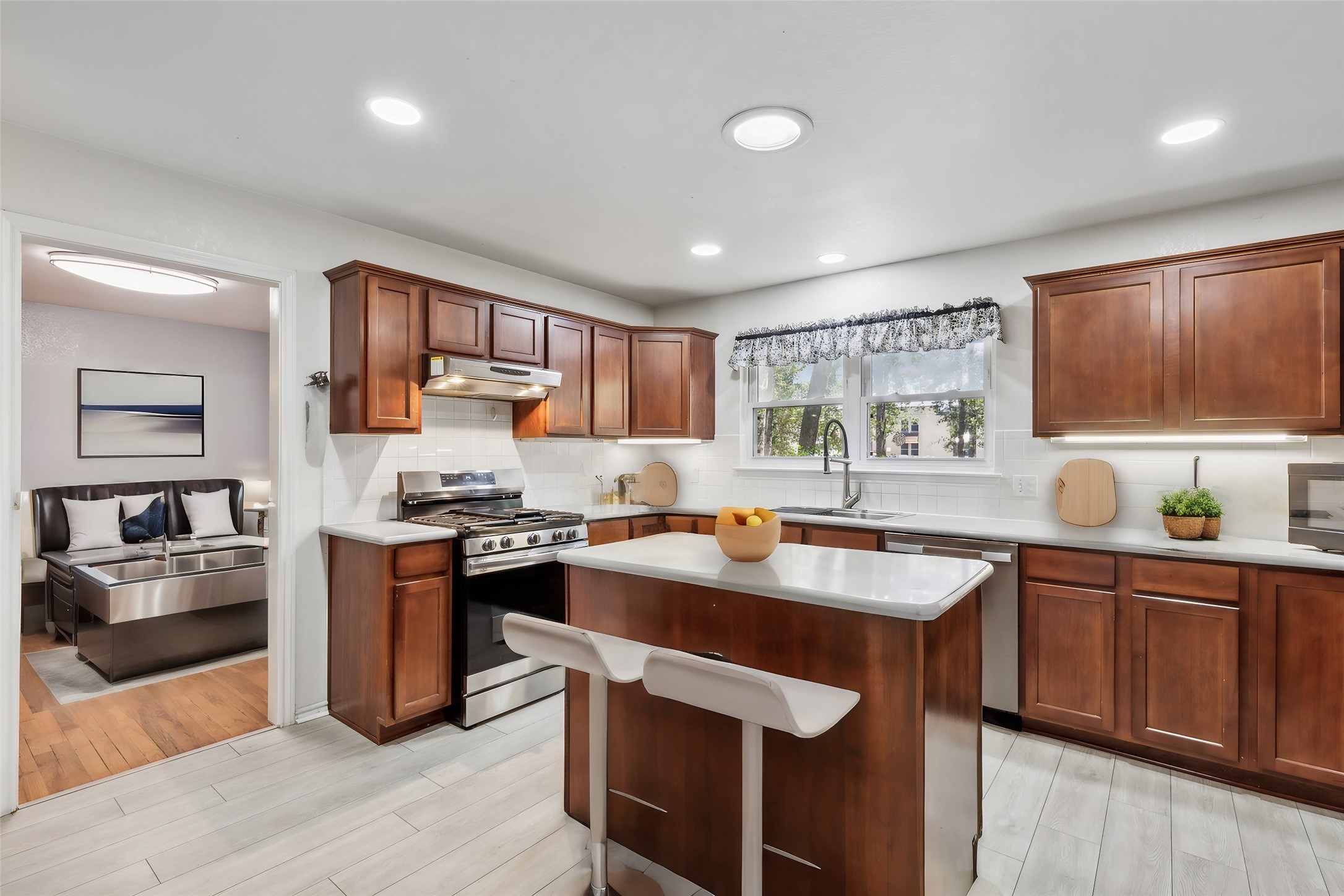 824 W Bedford Euless Road W