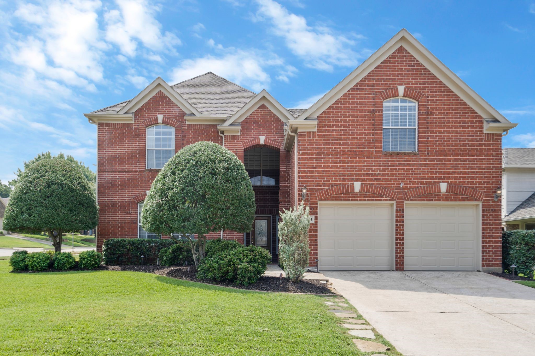 2401 Crockett Court
