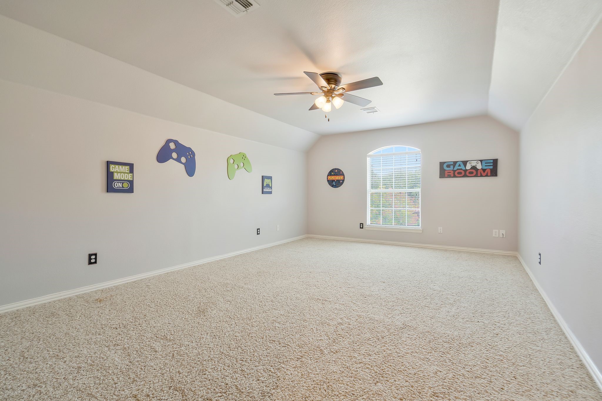 2401 Crockett Court